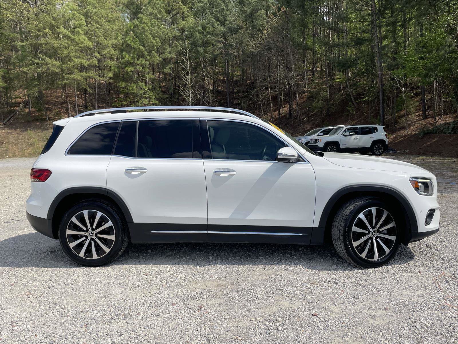 Used 2022 Mercedes-Benz GLB 250 4MATIC w/ Premium Package Lite image 18