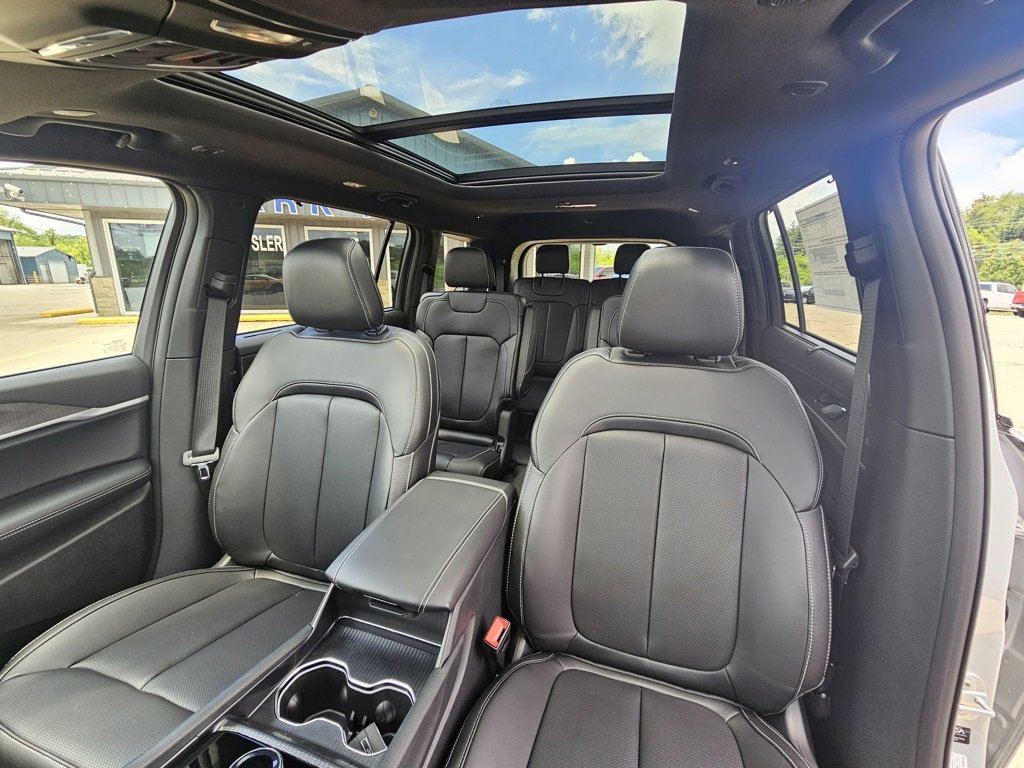 New 2025 Jeep Grand Cherokee L Limited w/ Luxury Tech Group II image 50