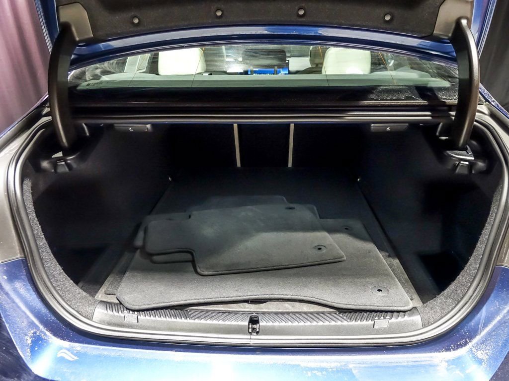 Used 2024 BMW 530i xDrive w/ Premium Package image 30