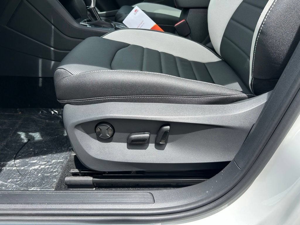 New 2026 Volkswagen Taos SEL AWD/4WD image 16