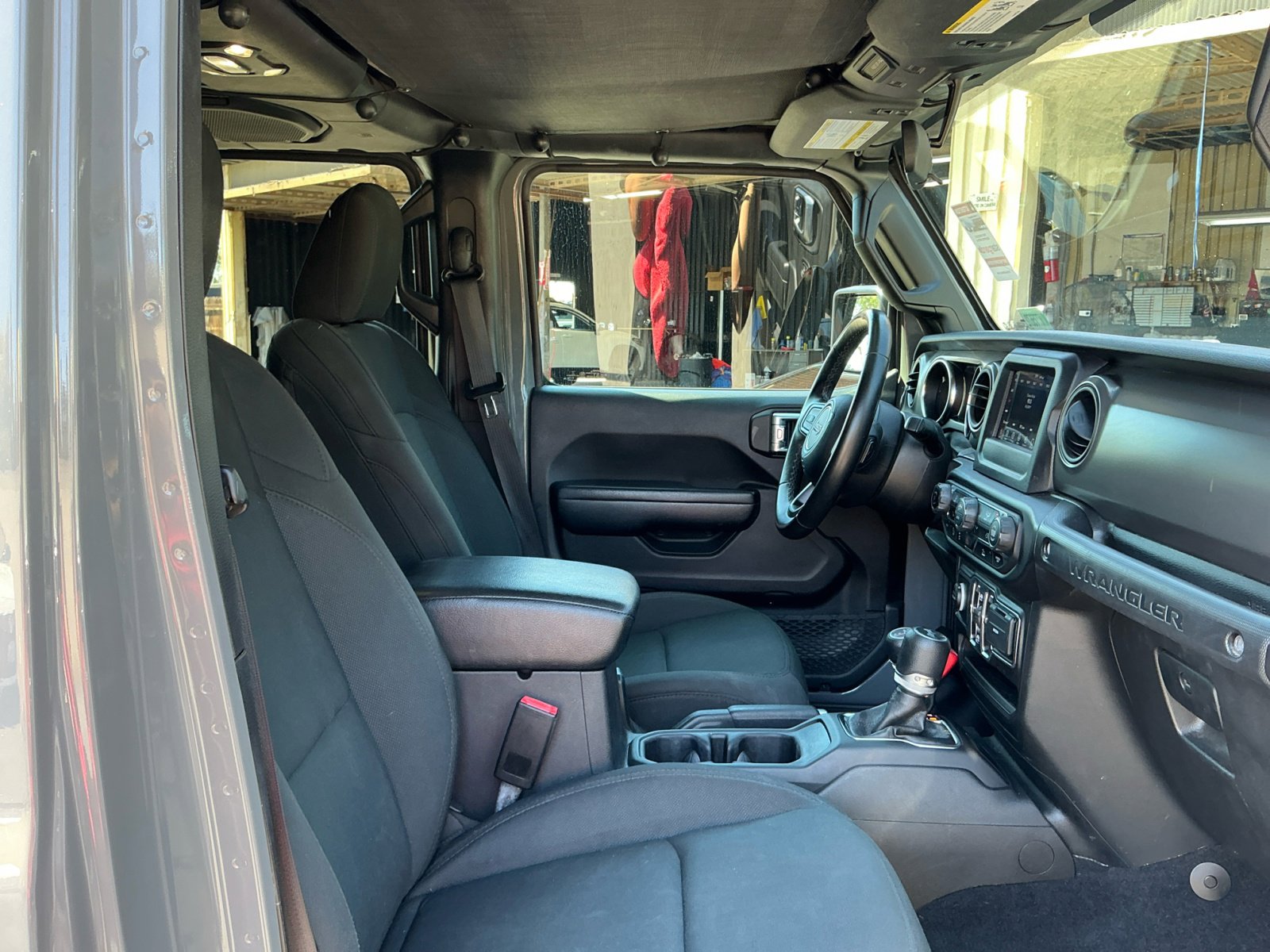 Used 2021 Jeep Wrangler Unlimited Sport image 24