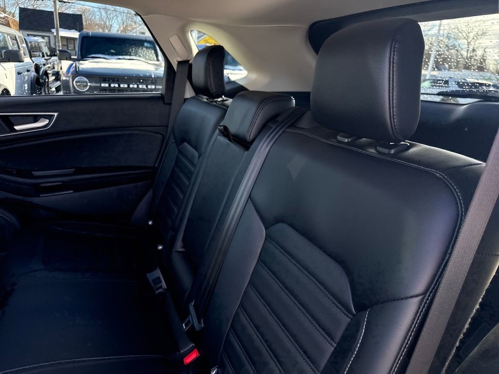 Used 2024 Ford Edge SEL w/ Convenience Package image 16