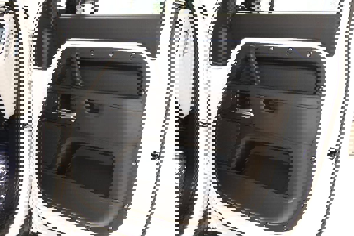 Used 2025 Land Rover Defender 110 S image 58