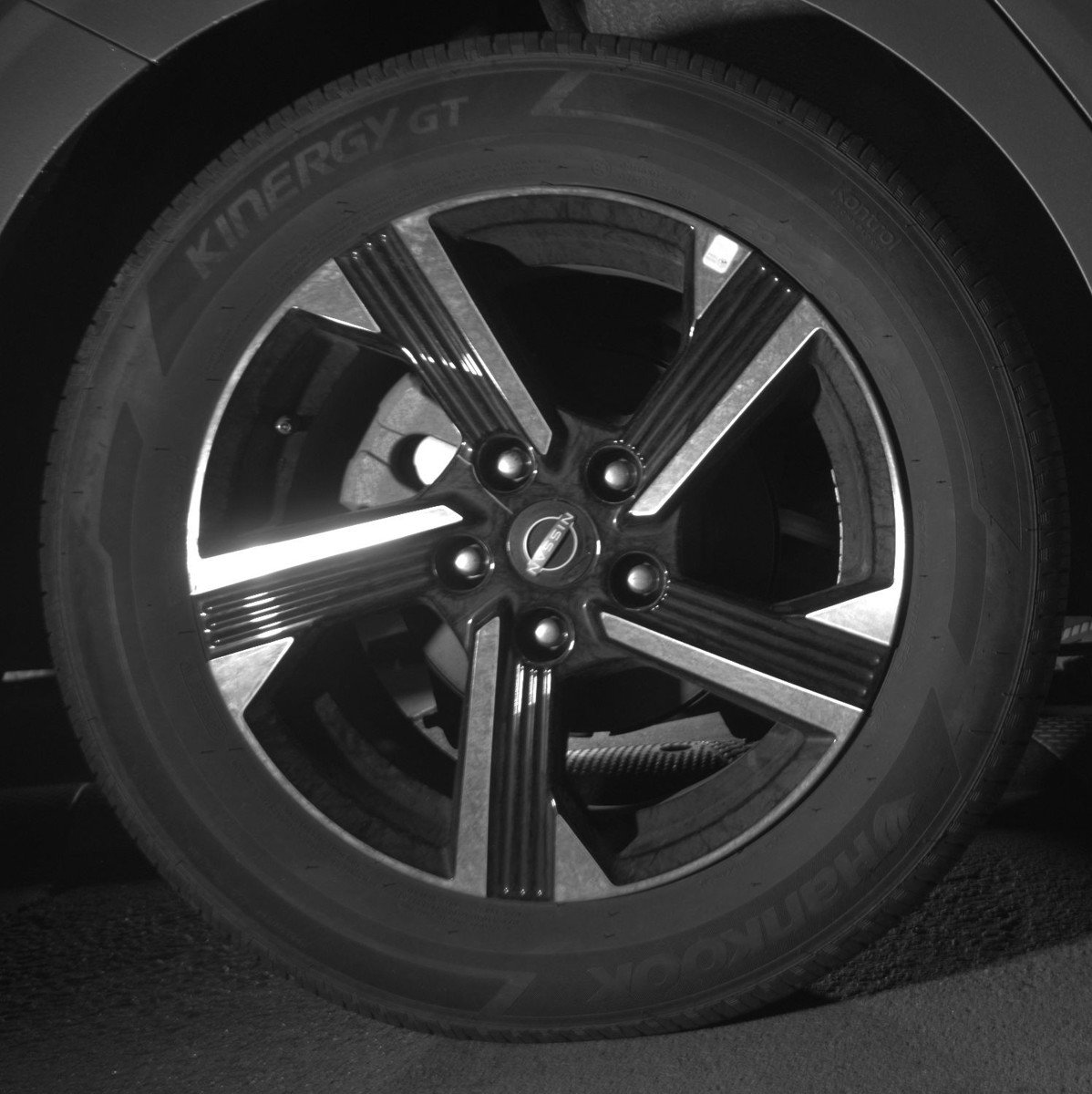 Used 2025 Nissan Sentra SV FWD image 15