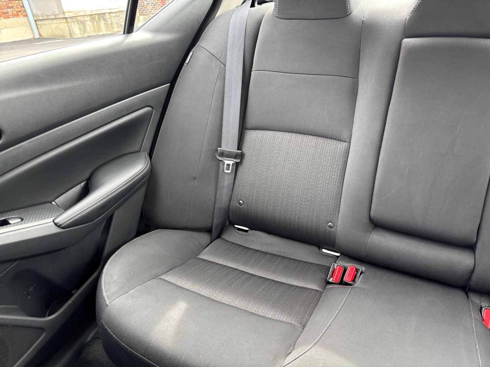 Used 2025 Nissan Altima 2.5 SV FWD image 39