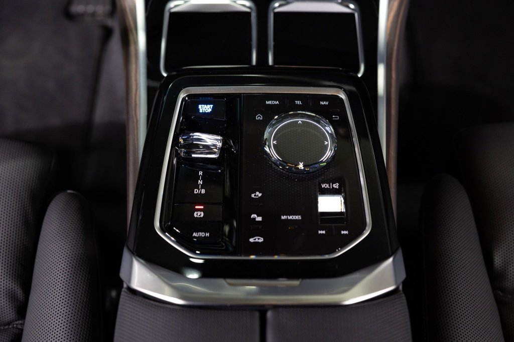 Used 2025 BMW i7 xDrive60 image 53