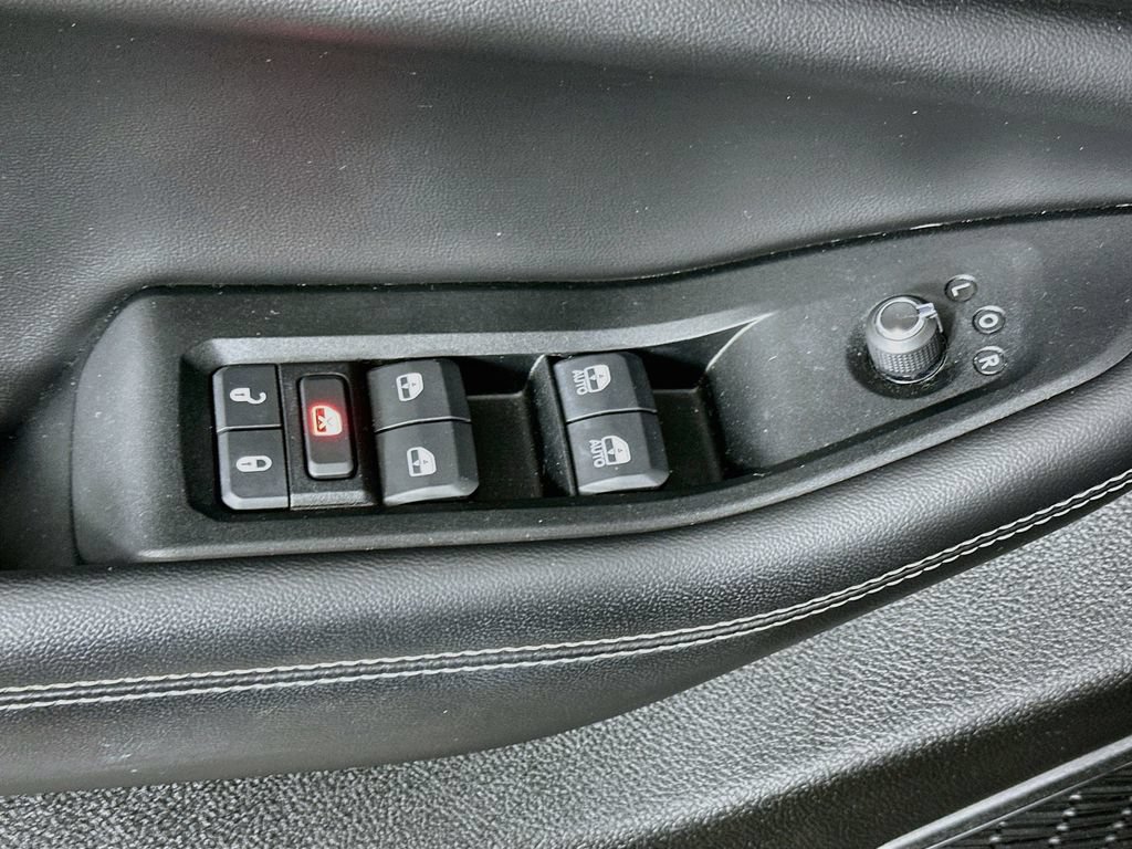 Used 2023 Jeep Grand Cherokee Altitude AWD/4WD image 22