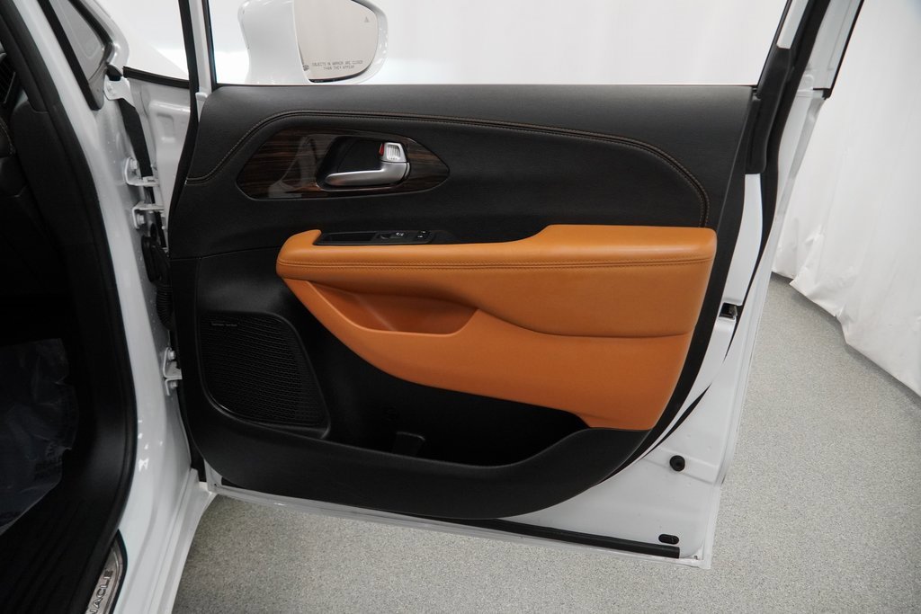 Certified 2021 Chrysler Pacifica Pinnacle image 45