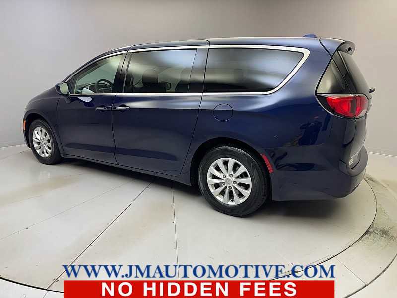 Used 2018 Chrysler Pacifica Touring Plus FWD image 3