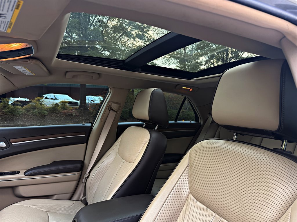 Used 2012 Chrysler 300 C Luxury Series w/ 19-Premium Speaker Group RWD image 12