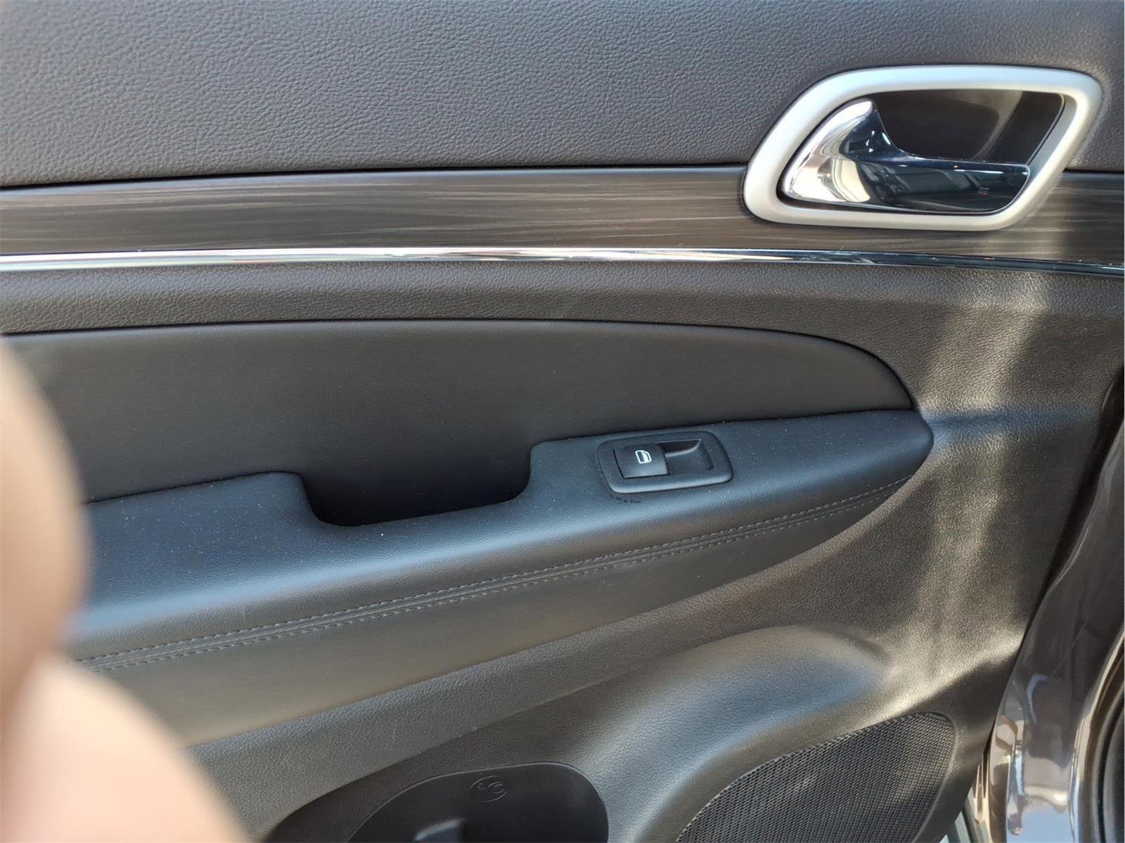 Used 2021 Jeep Grand Cherokee Limited image 9