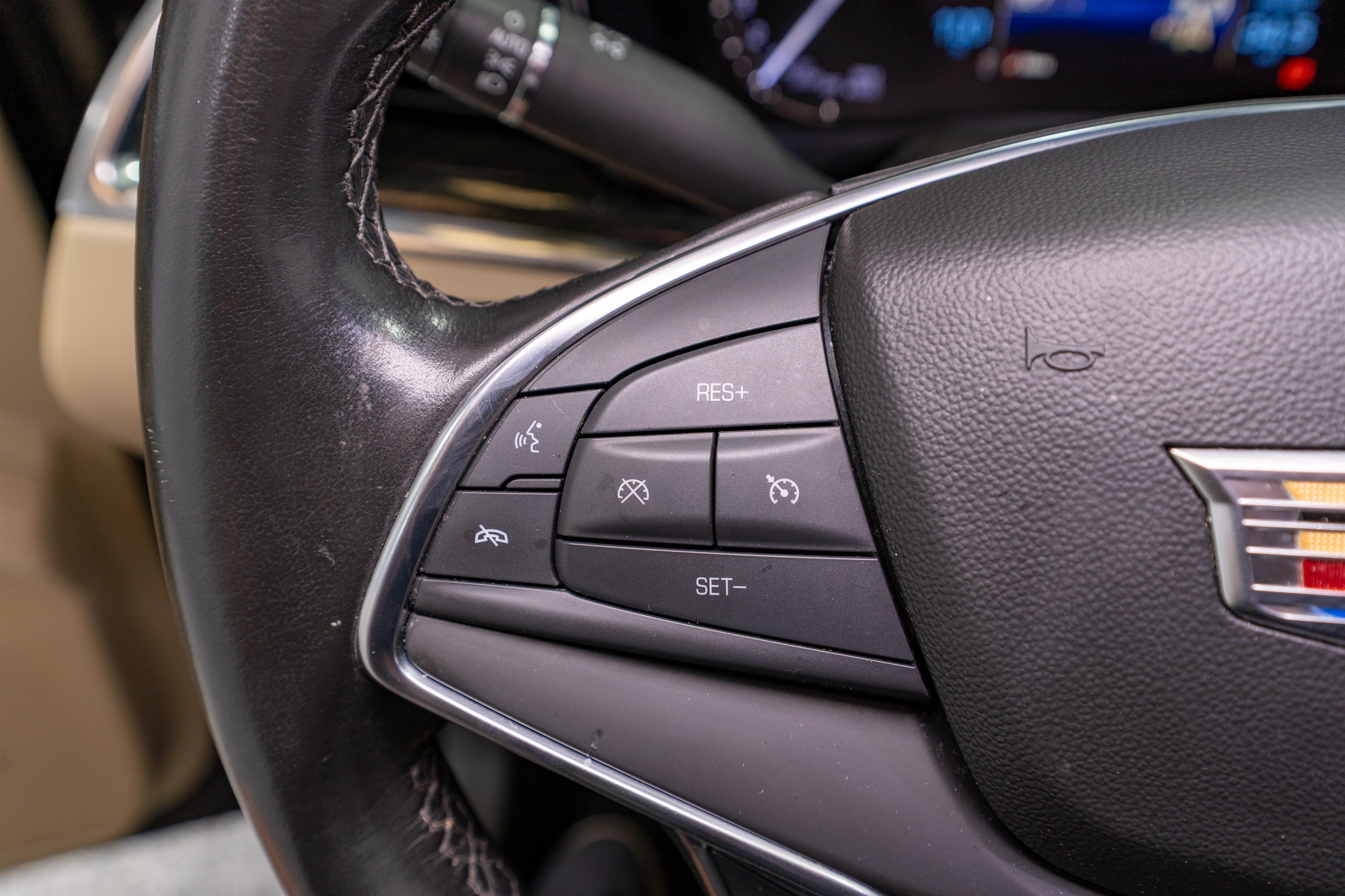 Used 2019 Cadillac XT5 FWD image 23