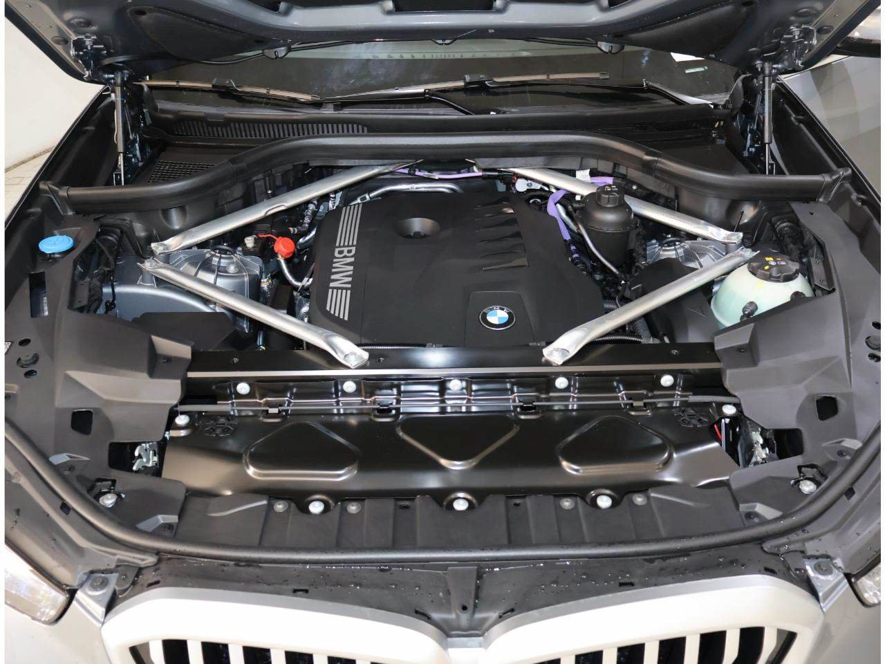 Used 2026 BMW X5 sDrive40i w/ Premium Package RWD image 23
