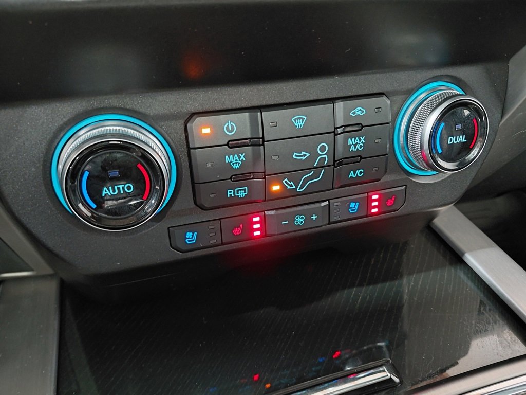 Used 2021 Ford F350 Platinum w/ Tremor Off-Road Package image 39