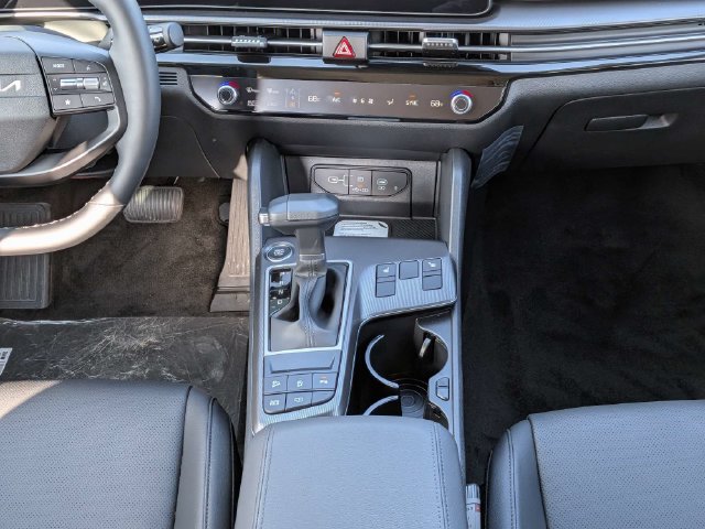 Used 2026 Kia Sportage EX FWD image 18