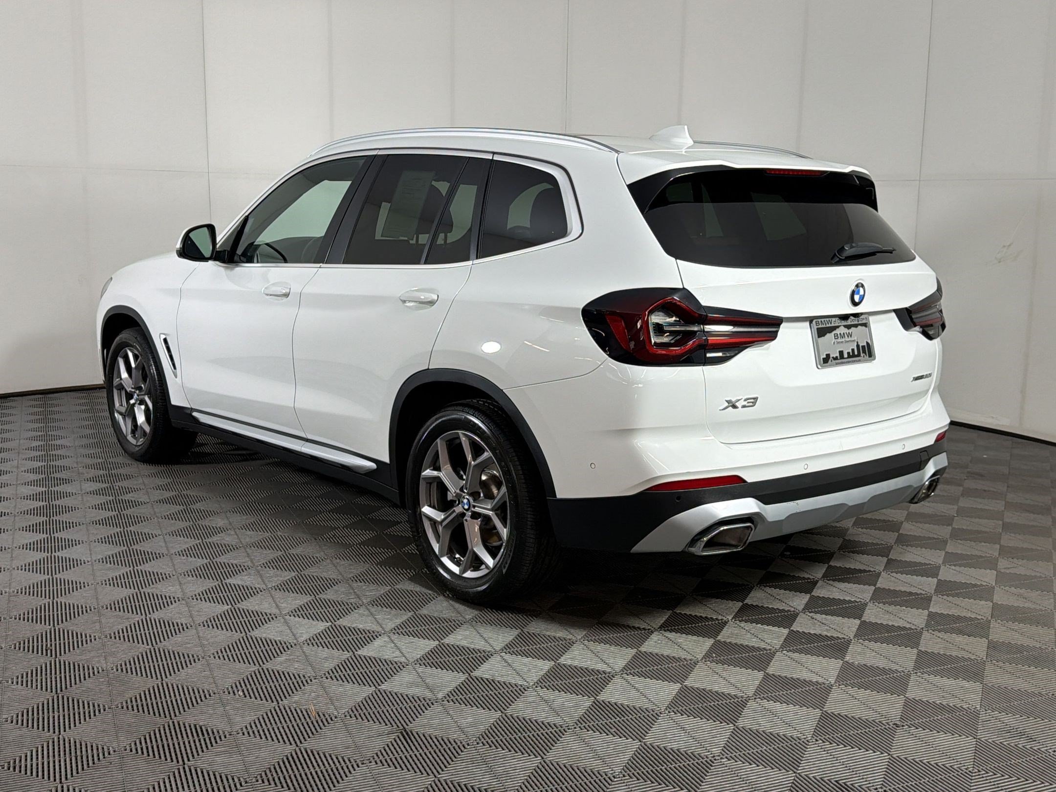 Certified 2023 BMW X3 xDrive30i w/ Premium Package AWD/4WD image 3