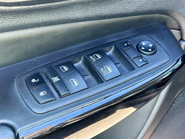 Used 2023 Jeep Cherokee Altitude Lux image 18