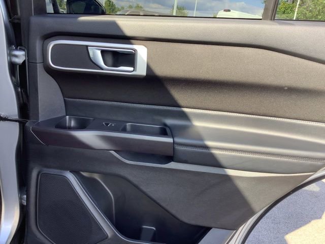 Used 2020 Ford Explorer XLT w/ Comfort Package image 21