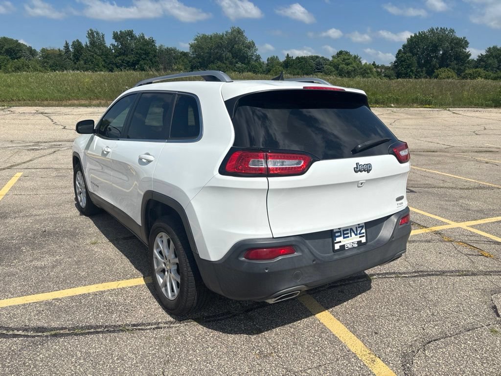 Used 2017 Jeep Cherokee Latitude w/ Comfort/Convenience Group FWD image 6
