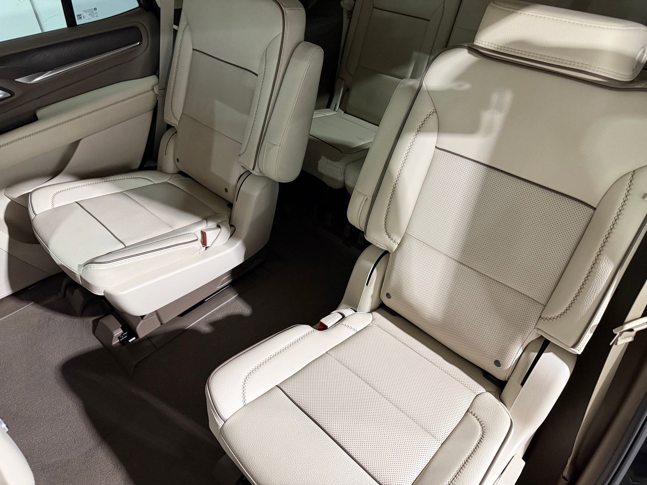 Used 2023 GMC Yukon Denali AWD/4WD image 38