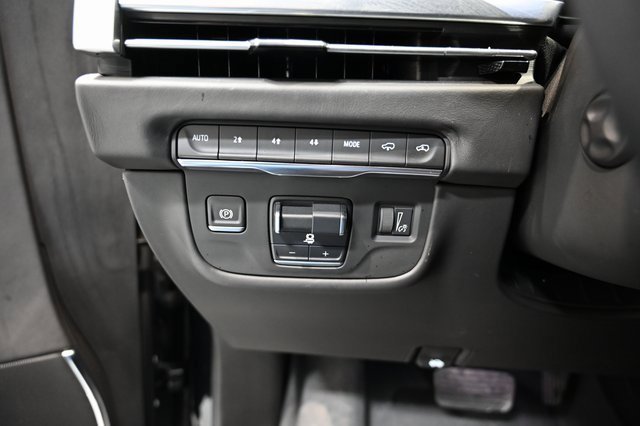 Used 2025 Cadillac Escalade ESV Sport Platinum w/ LPO, Floor Liner Package image 34