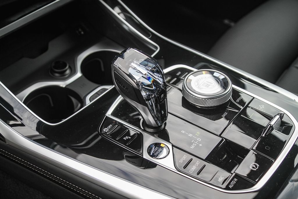 New 2026 BMW ALPINA XB7 AWD/4WD image 17