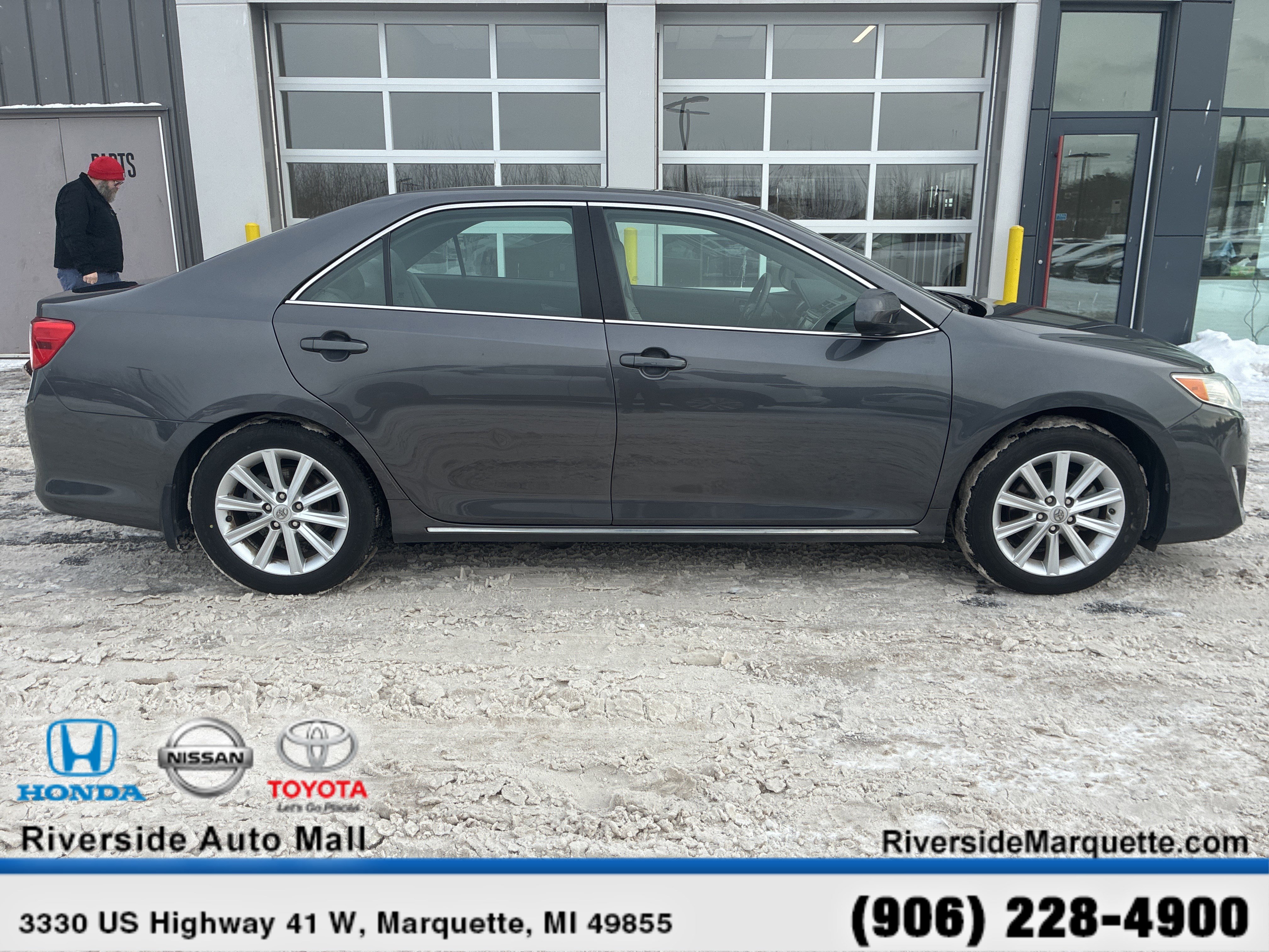 Used 2014 Toyota Camry SE image 10