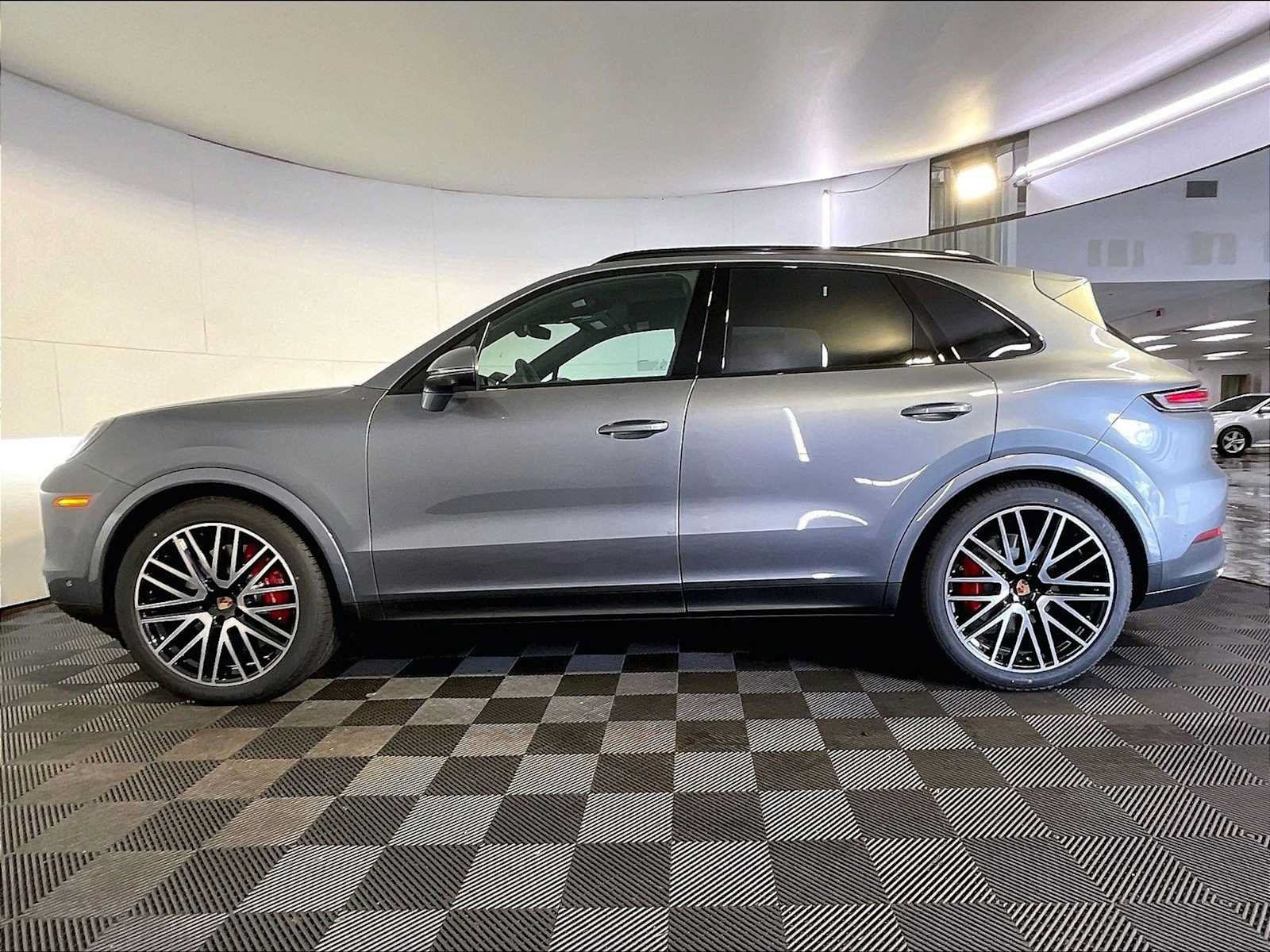 New 2026 Porsche Cayenne S AWD/4WD image 2