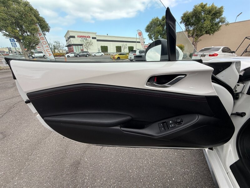 Used 2018 MAZDA MX-5 Miata Grand Touring RWD image 19