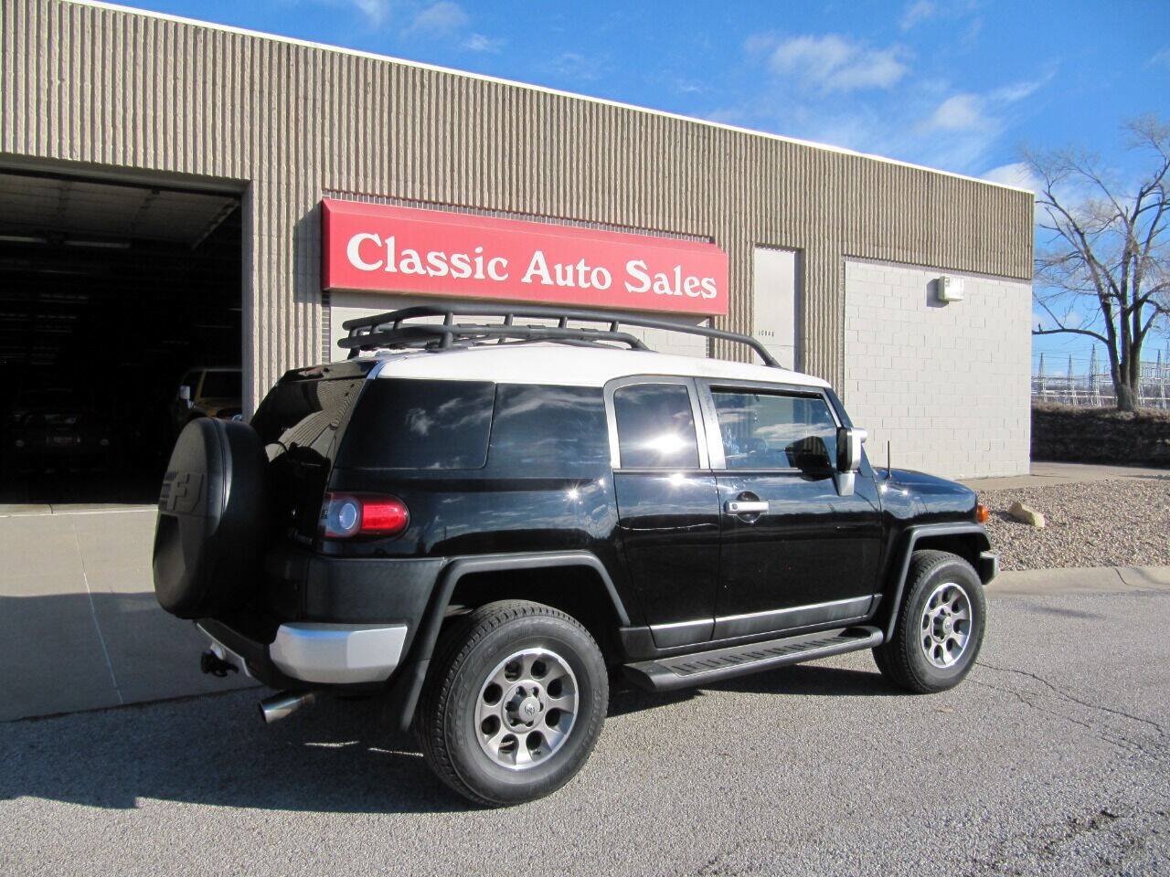 Used 2012 Toyota FJ Cruiser 4WD w/ Upgrade Pkg image 4