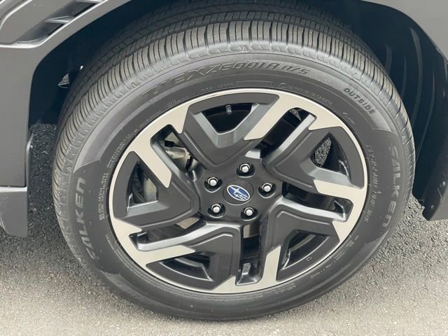 Certified 2025 Subaru Forester Limited image 27