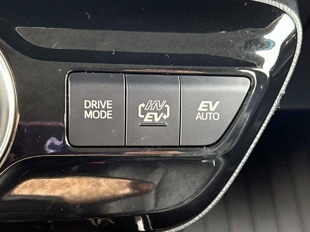 Used 2020 Toyota Prius Prime Limited FWD image 26