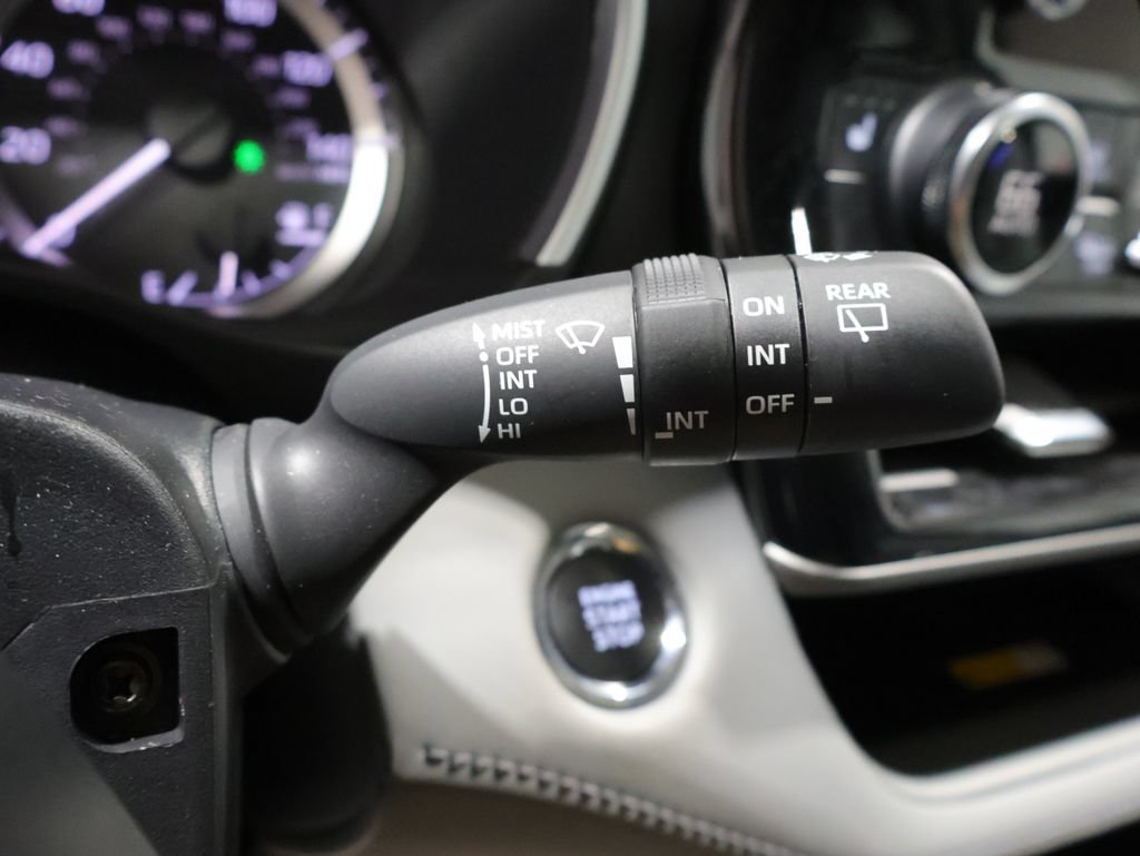 Used 2023 Toyota Highlander XLE AWD/4WD image 38