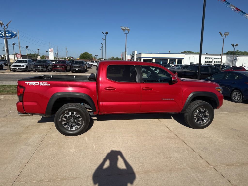 Used 2018 Toyota Tacoma TRD Off-Road w/ TRD Premium Off Road Package RWD image 32