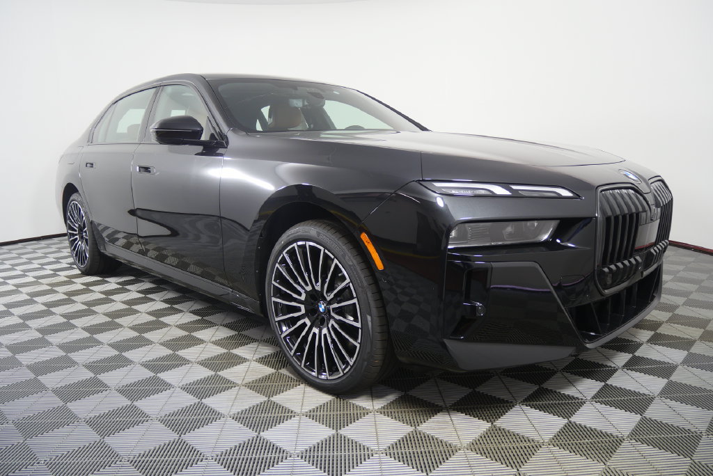 New 2026 BMW 740i RWD image 2