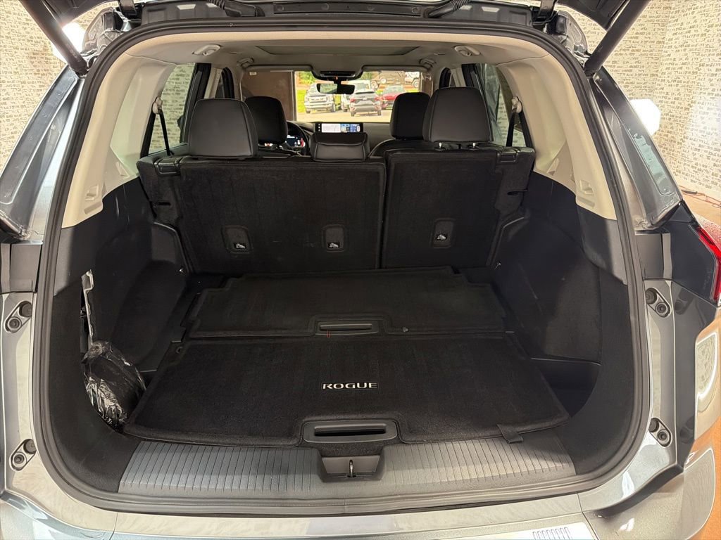 Used 2024 Nissan Rogue SL w/ SL Premium Package FWD image 13