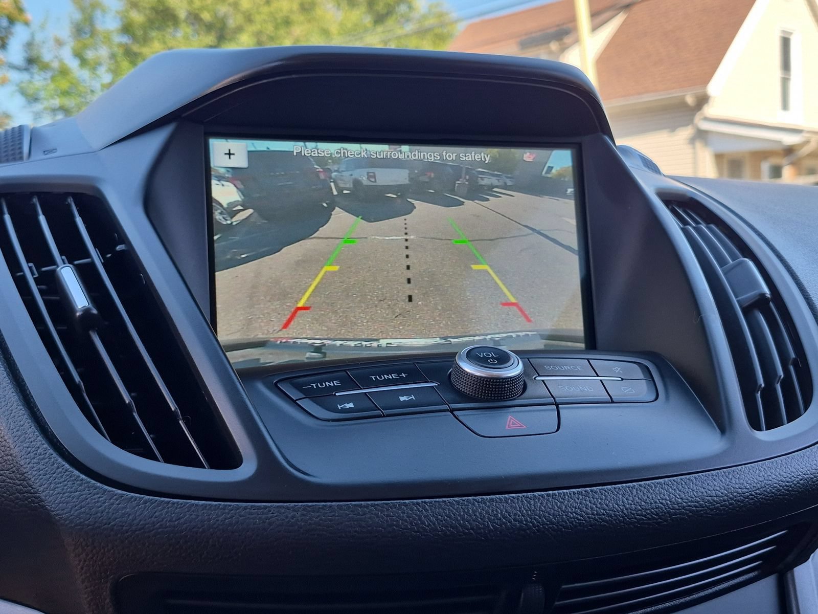 Used 2019 Ford Escape SE FWD image 29
