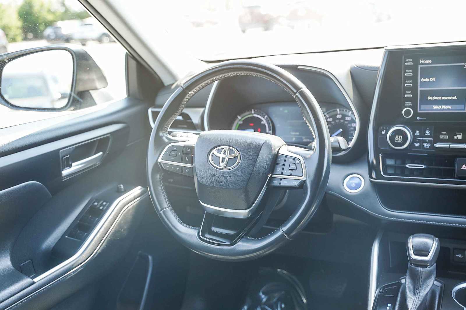 Used 2021 Toyota Highlander XLE image 15