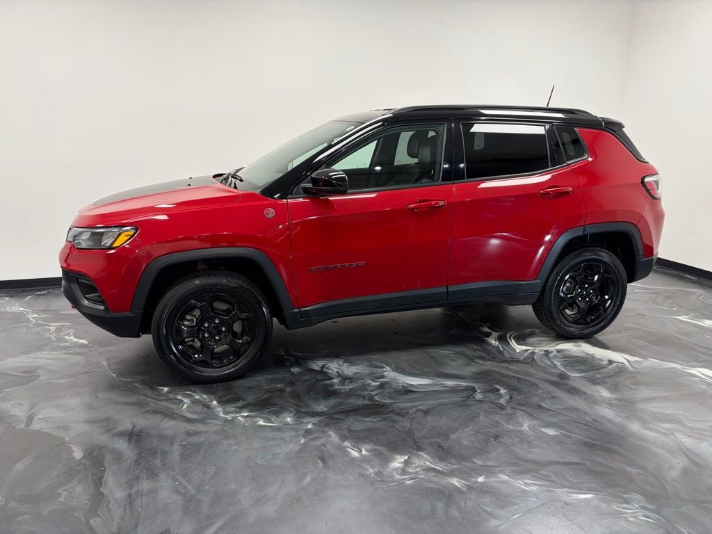 Used 2023 Jeep Compass Trailhawk image 20
