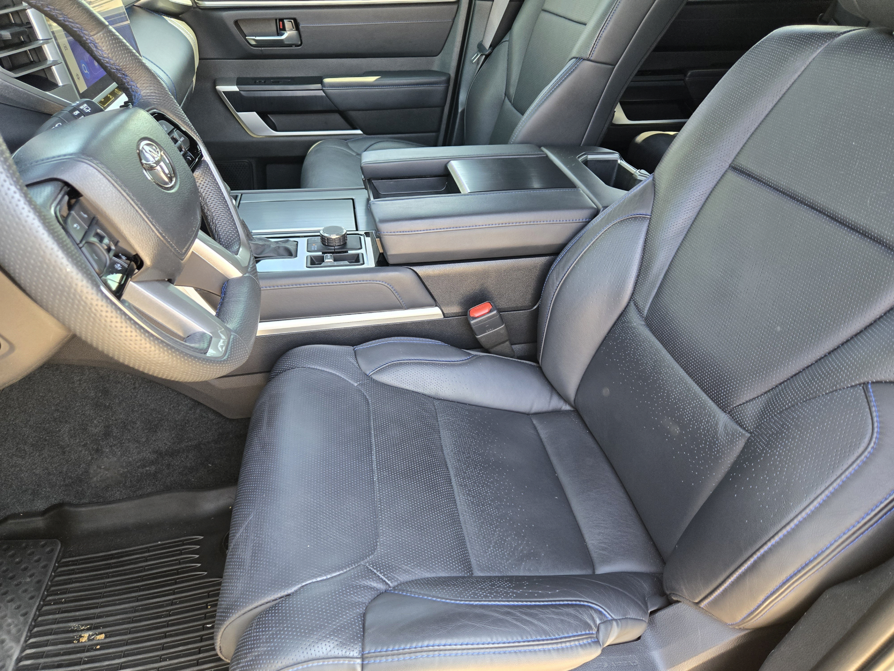 Used 2024 Toyota Sequoia Platinum AWD/4WD image 9