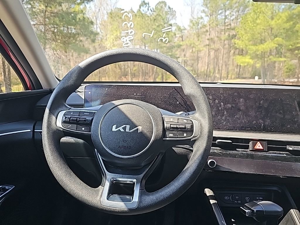 Used 2025 Kia K5 LXS image 12