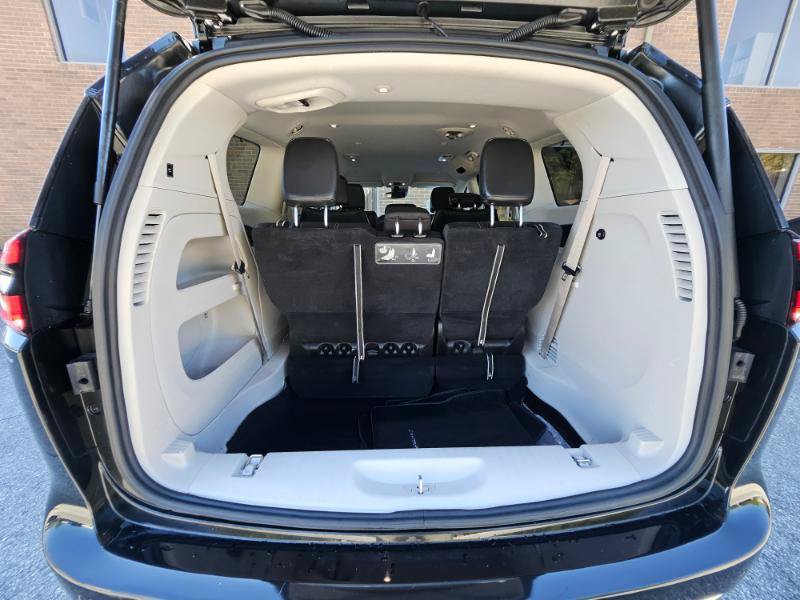 Used 2021 Chrysler Pacifica Touring-L FWD image 85