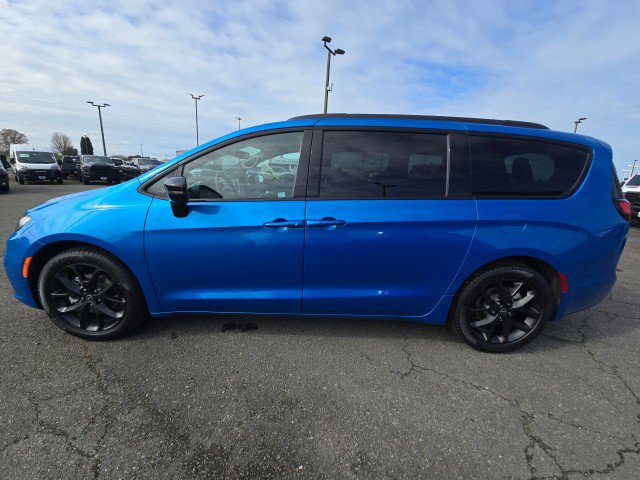 New 2026 Chrysler Pacifica Limited FWD image 6