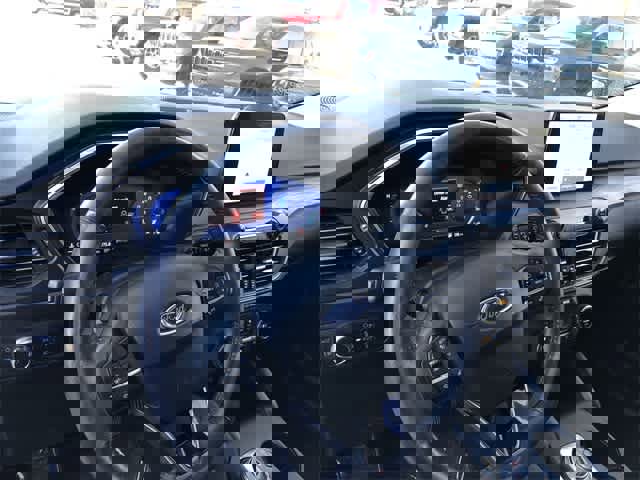 Used 2020 Ford Escape Titanium image 13