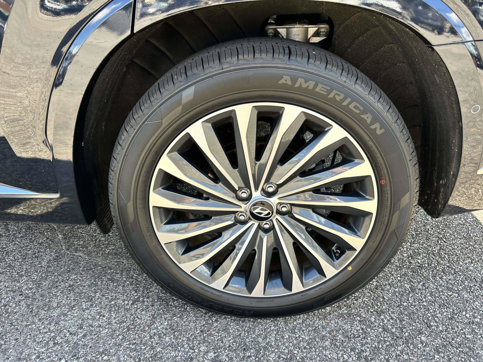 Certified 2025 Hyundai Palisade Calligraphy FWD image 7