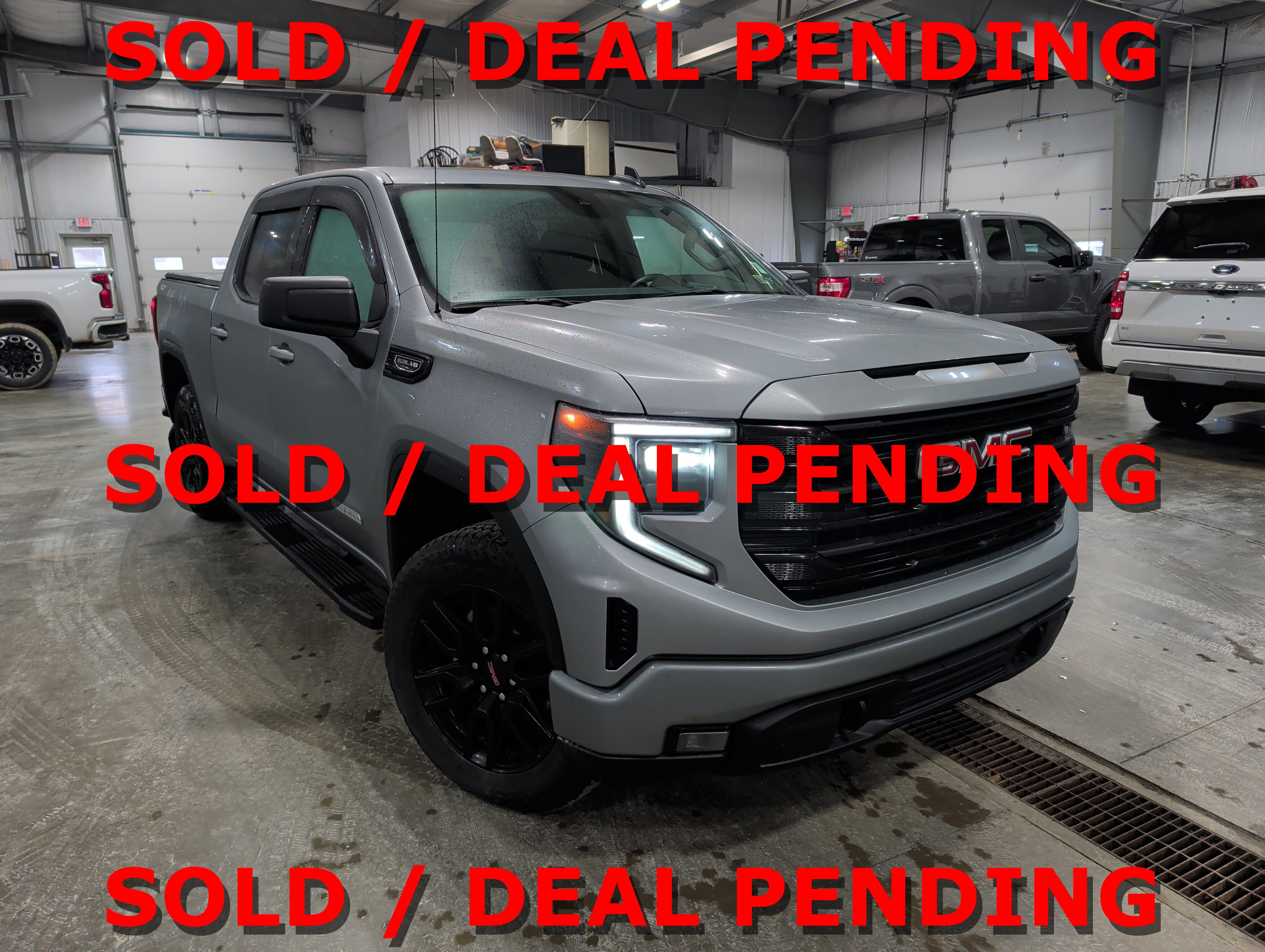 Used 2024 GMC Sierra 1500 Elevation AWD/4WD image 1