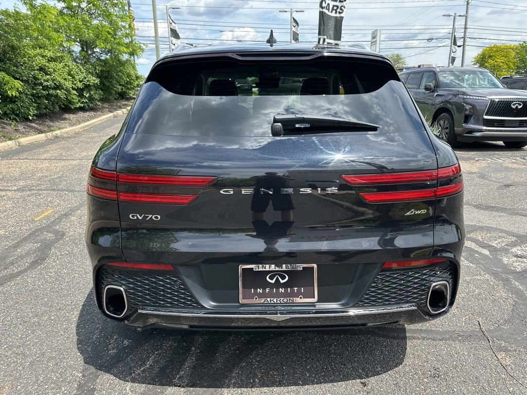 Used 2025 Genesis GV70 2.5T AWD/4WD image 12