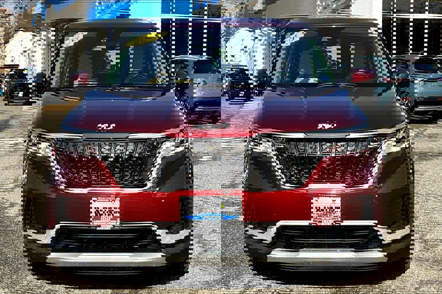 Used 2023 Kia Carnival LX image 3