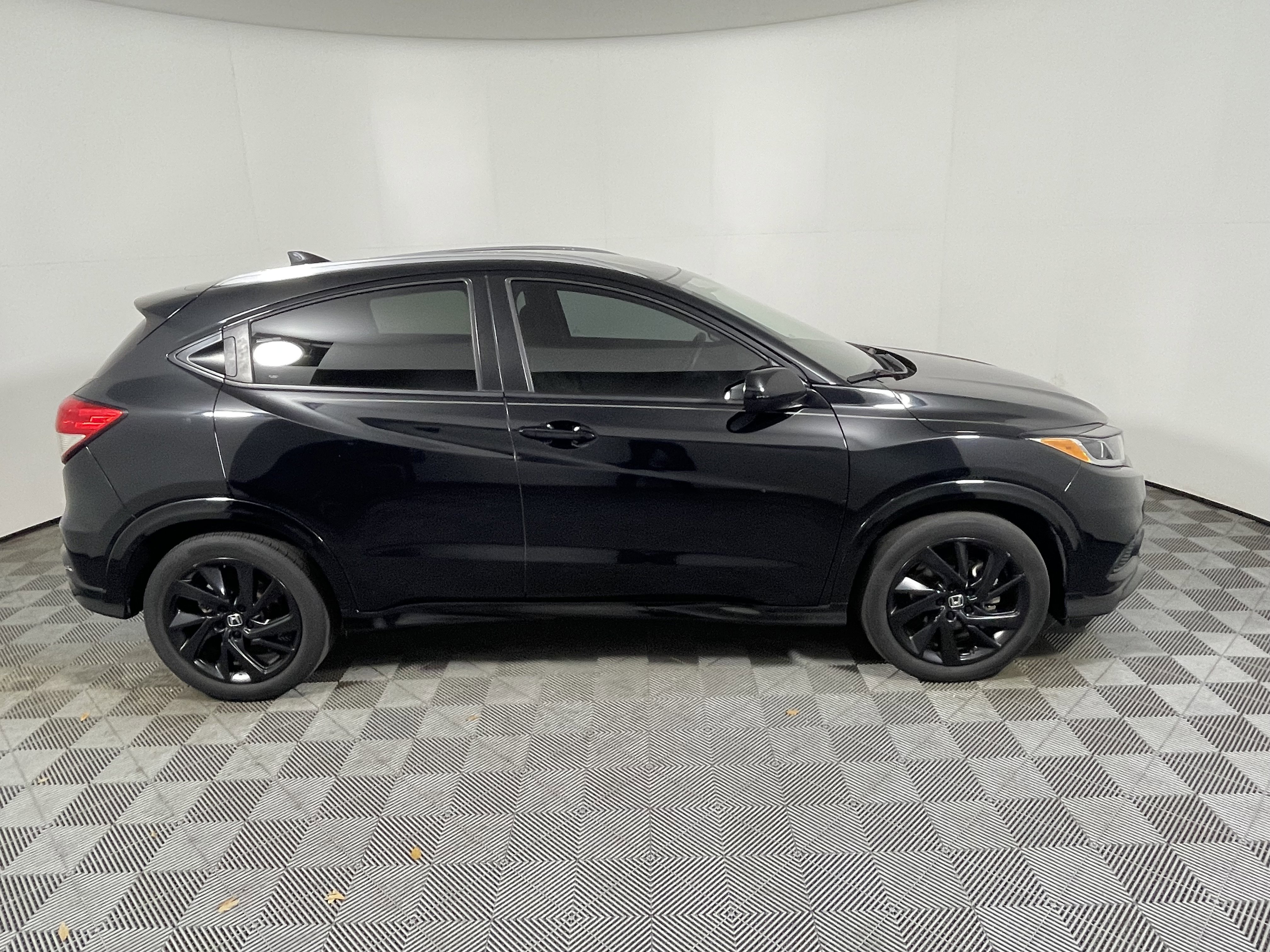 Used 2022 Honda HR-V Sport image 6