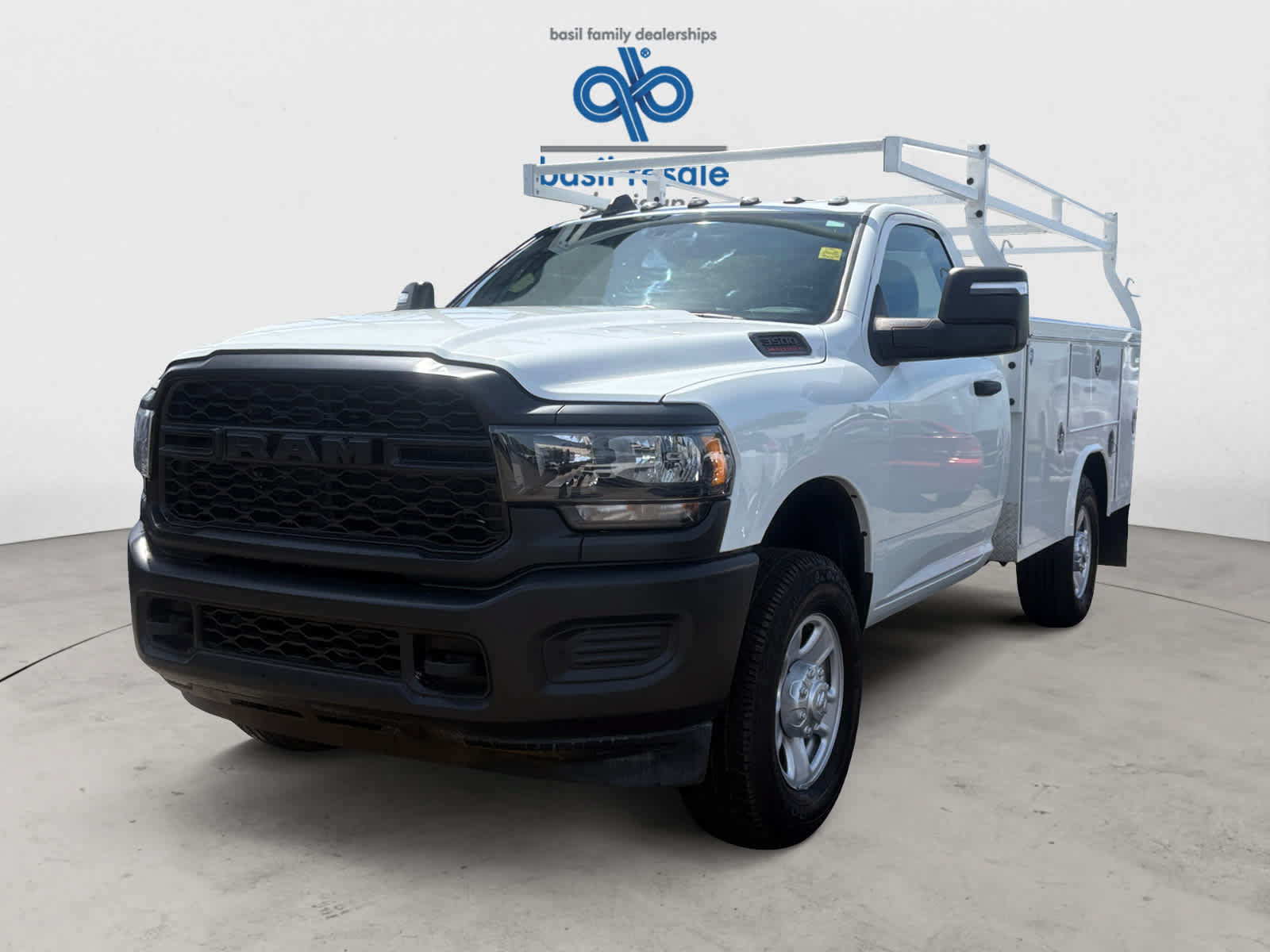 Used 2024 RAM 3500 Tradesman AWD/4WD image 2
